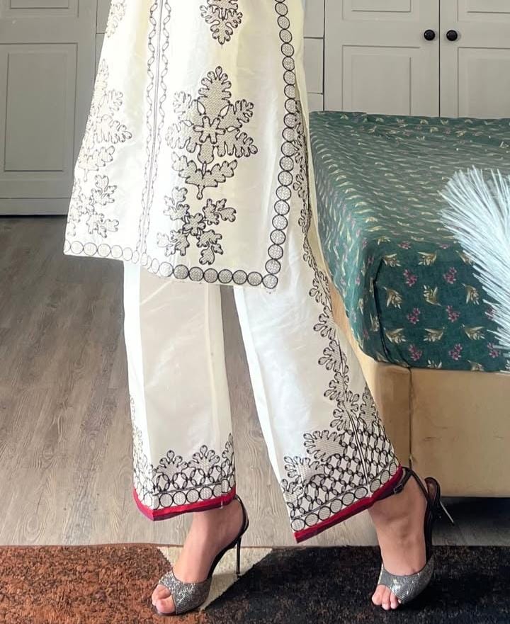 ✨ Elegant Embroidered Cotton 2-Piece ✨