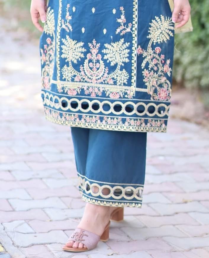 🌿 Premium Cotton Embroidered 2-Piece Suit 🌿