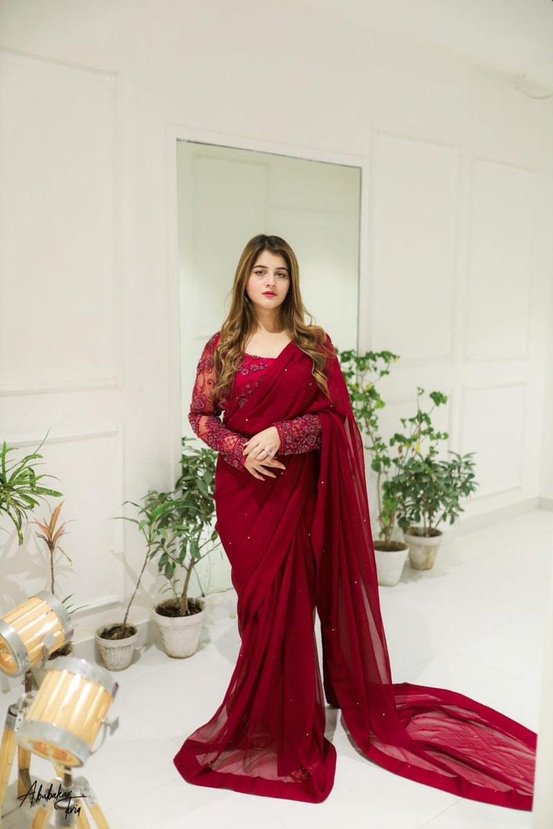 🌸 "Graceful Charm: Chiffon Saree with Sequin & Pearl Embellished Blouse" 🌸